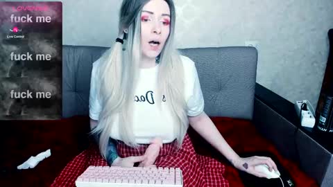 Snapshot of polly_wow chatting on 03/01/25, 06:54 Polly online show from 03/01/25, 06:54