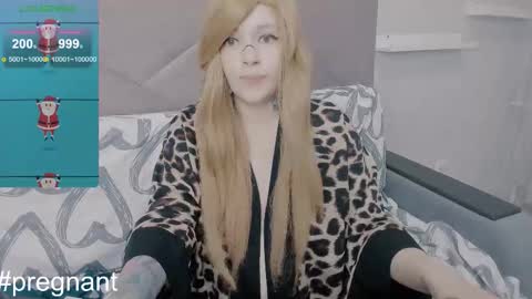 Snapshot of polly_wow chatting on 09/21/25, 11:34 Polly online show from 09/21/25, 11:34