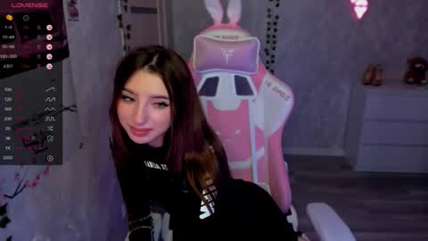       online show from 10/10/25, 06:18