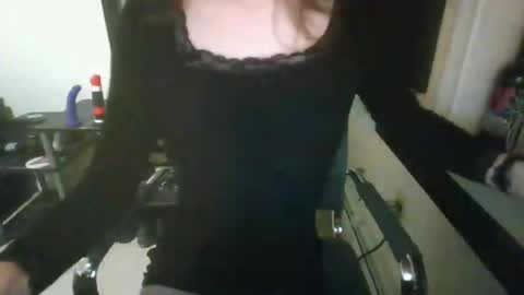 Snapshot of porcelain_tears01 chatting on 10/12/25, 09:08 porcelain_tears01 online show from 10/12/25, 09:08