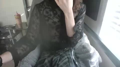 Snapshot of porcelain_tears01 chatting on 10/28/25, 01:47 porcelain_tears01 online show from 10/28/25, 01:47