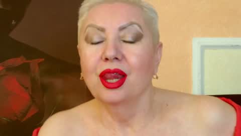 Snapshot of posh_lady chatting on 12/25/24, 01:42 LADY POSH online show from 12/25/24, 01:42