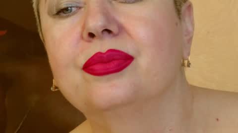 Snapshot of posh_lady chatting on 01/09/25, 04:52 LADY POSH online show from 01/09/25, 04:52