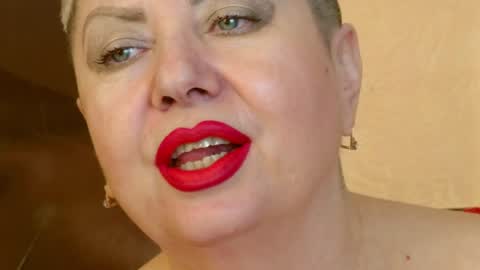 Snapshot of posh_lady chatting on 01/15/25, 02:06 LADY POSH online show from 01/15/25, 02:06