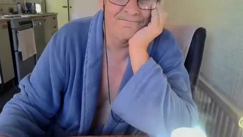 Snapshot of poshman65 chatting on 10/24/25, 11:28 poshman65 online show from 10/24/25, 11:28