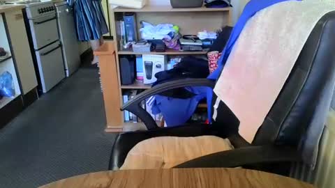 Snapshot of poshman65 chatting on 11/02/25, 12:18 poshman65 online show from 11/02/25, 12:18