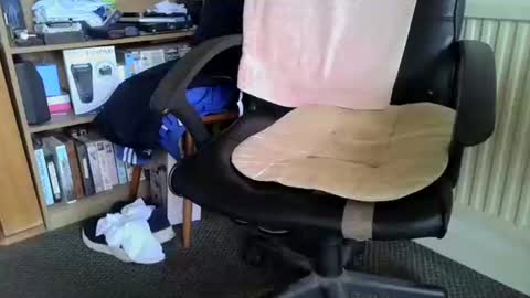 Snapshot of poshman65 chatting on 11/10/25, 12:04 poshman65 online show from 11/10/25, 12:04