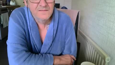 Snapshot of poshman65 chatting on 11/25/25, 11:10 poshman65 online show from 11/25/25, 11:10