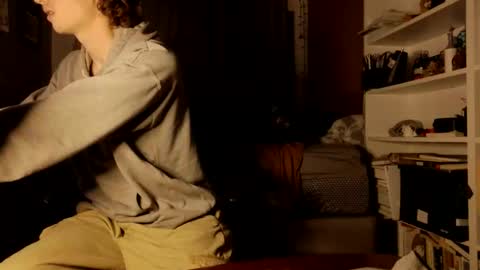 Snapshot of powertopbottom chatting on 10/23/25, 04:45 PowerSwitch online show from 10/23/25, 04:45