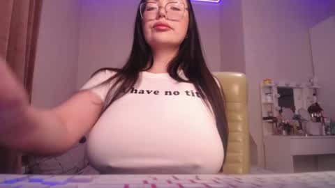 Snapshot of pr1ma chatting on 03/05/25, 06:44 Lina online show from 03/05/25, 06:44