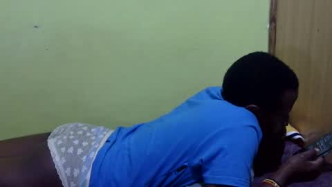 precious_nesh online show from 10/19/25, 06:08