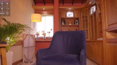 Nayrobi online show from 10/24/25, 02:13