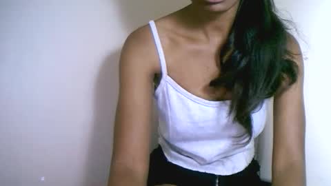 prettiethalia online show from 11/03/25, 07:04