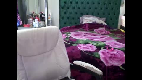 Yasmine pretty online show from 10/15/25, 03:23