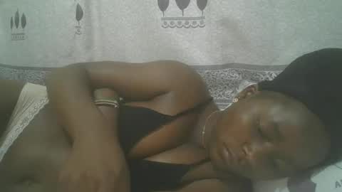 Snapshot of pretty_abella chatting on 03/12/25, 02:01 abella online show from 03/12/25, 02:01