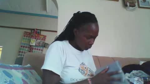 Snapshot of pretty_beib chatting on 09/26/25, 08:51 Karol online show from 09/26/25, 08:51