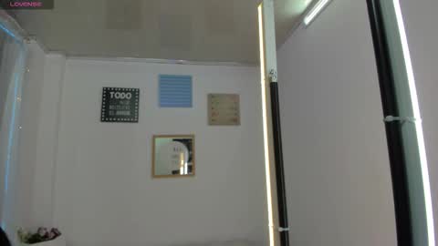 Snapshot of pretty_johnson_ chatting on 11/05/25, 11:32 pretty online show from 11/05/25, 11:32