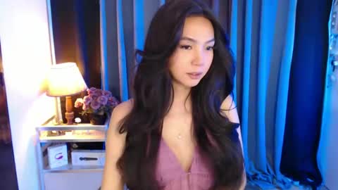 Snapshot of pretty_kimxxx chatting on 09/09/25, 07:46 Kim online show from 09/09/25, 07:46