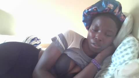 pretty_petite_ebony online show from 01/11/25, 02:15