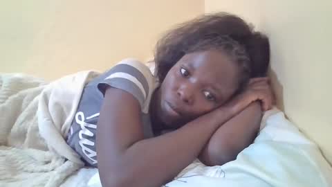 pretty_petite_ebony online show from 03/11/25, 08:30