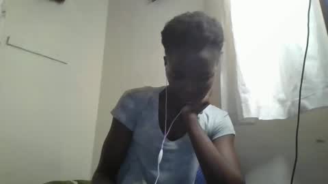 pretty_petite_ebony online show from 10/31/25, 04:57