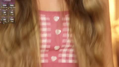 Snapshot of pretty_princess_elina chatting on 01/24/25, 07:49 Elina online show from 01/24/25, 07:49