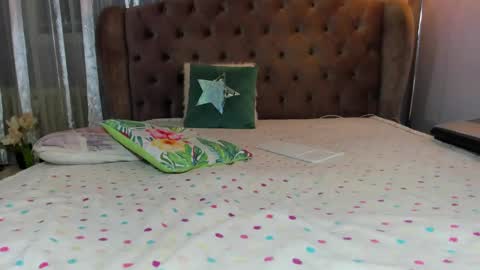  Adora  online show from 03/05/25, 07:38