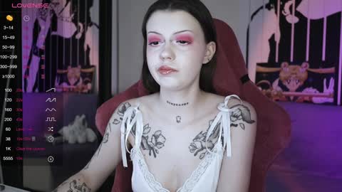Snapshot of prettybones chatting on 01/02/25, 10:26 Violet online show from 01/02/25, 10:26