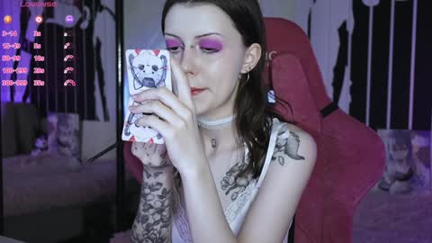 Snapshot of prettybones chatting on 02/08/25, 11:02 Violet online show from 02/08/25, 11:02
