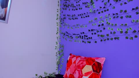 Snapshot of prettybunnies08 chatting on 02/04/25, 11:49 Enzo Denis online show from 02/04/25, 11:49