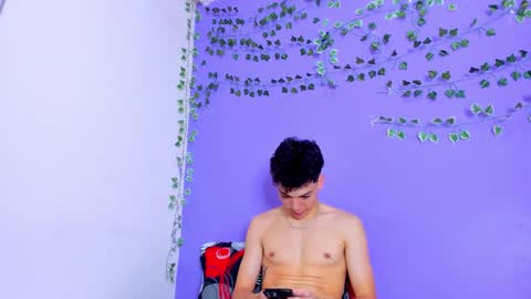 Snapshot of prettybunnies08 chatting on 02/11/25, 03:18 Enzo Denis online show from 02/11/25, 03:18