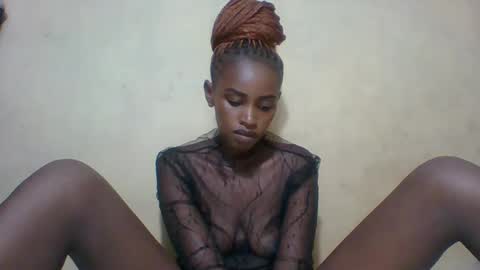 prettycarl_2 online show from 02/01/25, 10:37