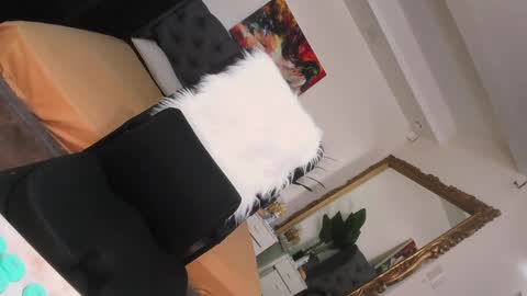 Snapshot of prettyjuliax chatting on 12/16/24, 09:20 prettyjuliax online show from 12/16/24, 09:20
