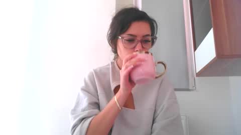 prettyjulliette online show from 10/19/25, 12:17