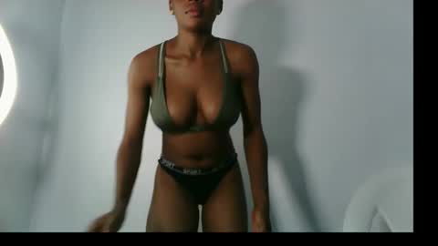 evelyn online show from 10/09/25, 02:59