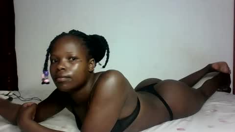 Snapshot of prettymelly_ chatting on 03/10/25, 12:51 Melly online show from 03/10/25, 12:51