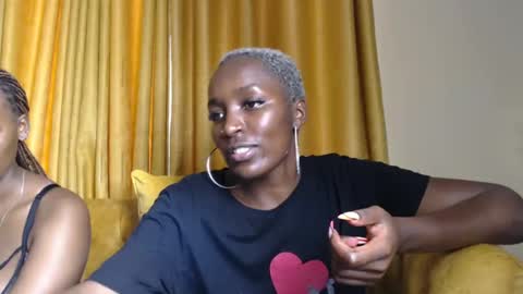 Snapshot of prettyquee chatting on 12/17/24, 08:34 sasha online show from 12/17/24, 08:34