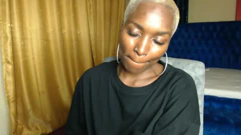 Snapshot of prettyquee chatting on 12/23/24, 06:05 sasha online show from 12/23/24, 06:05