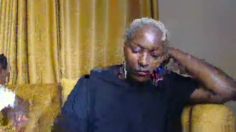 Snapshot of prettyquee chatting on 01/26/25, 06:58 sasha online show from 01/26/25, 06:58