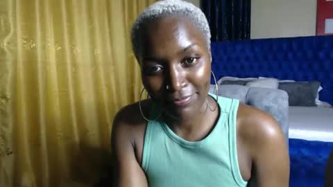Snapshot of prettyquee chatting on 02/24/25, 09:41 sasha online show from 02/24/25, 09:41