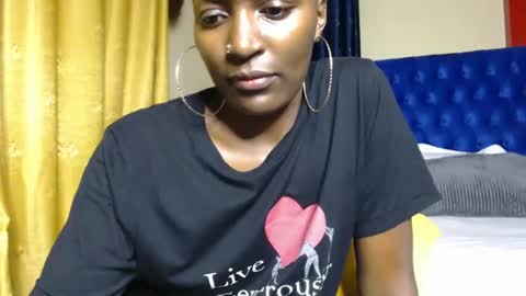 Snapshot of prettyquee chatting on 02/25/25, 11:00 sasha online show from 02/25/25, 11:00
