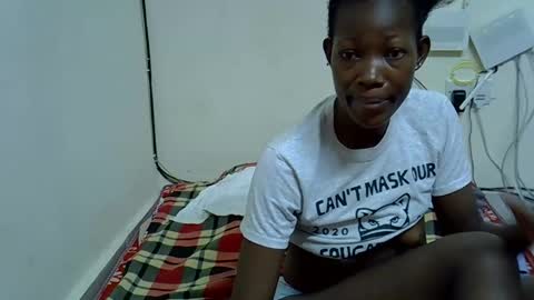 Snapshot of prettyqueen24 chatting on 11/01/25, 07:43 Pretty Queen online show from 11/01/25, 07:43