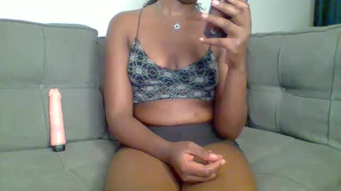 pretty queen online show from 10/30/25, 09:59