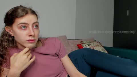 Snapshot of prettysomething chatting on 01/31/25, 03:33 Sophie next stream will be at Monday i will wait you guys online show from 01/31/25, 03:33