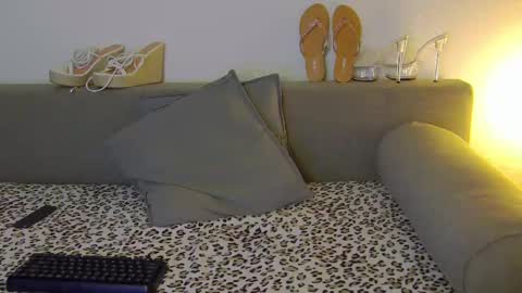 Snapshot of prettyvanessa chatting on 03/03/25, 12:58 prettyvanessa online show from 03/03/25, 12:58