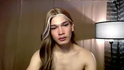 Snapshot of pricelessbeautyxxx chatting on 12/05/25, 04:21 TINA online show from 12/05/25, 04:21