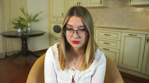 Liza online show from 09/30/25, 03:22