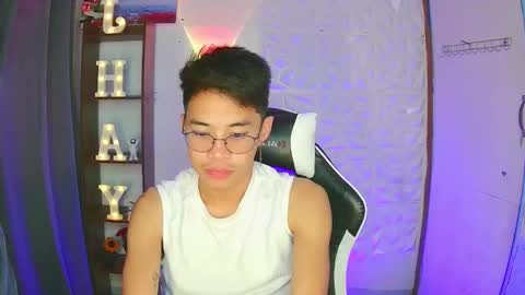 Snapshot of prince_harrison chatting on 10/21/25, 10:54 prince_harrison online show from 10/21/25, 10:54