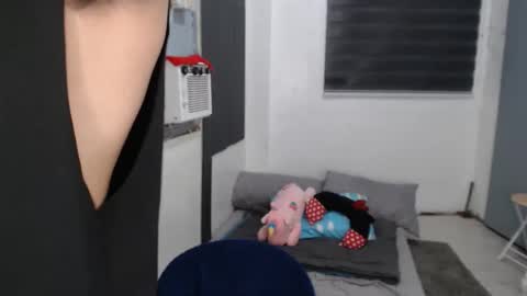 Snapshot of princeadrianx chatting on 10/28/25, 08:33 Prince Adrian online show from 10/28/25, 08:33