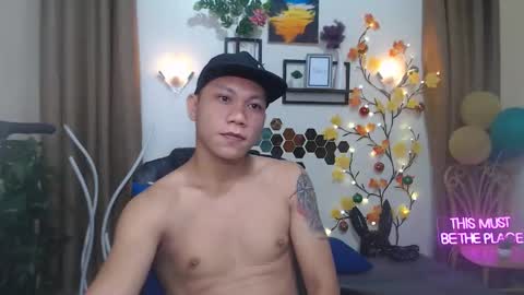 Snapshot of princenavheen chatting on 11/16/25, 08:58 Prince online show from 11/16/25, 08:58